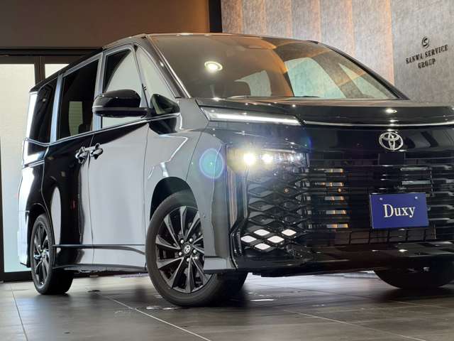 Toyota Voxy 12