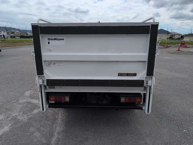 Mitsubishi Fuso Canter 4