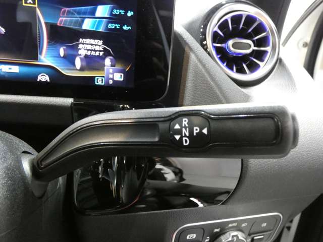 Mercedes-Benz GLA-Class 12
