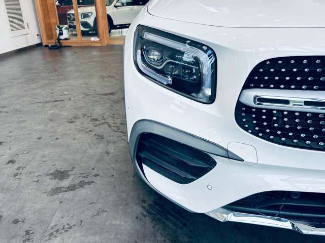 Mercedes-Benz GLB 12