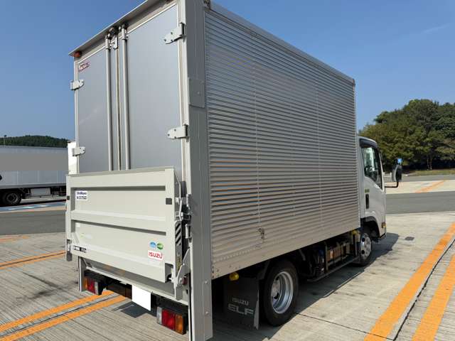 Isuzu Elf 4