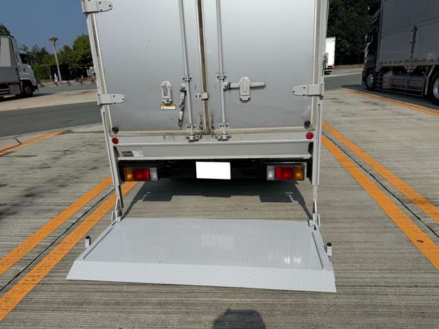 Isuzu Elf 7