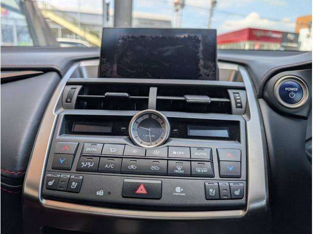 Lexus NX 10