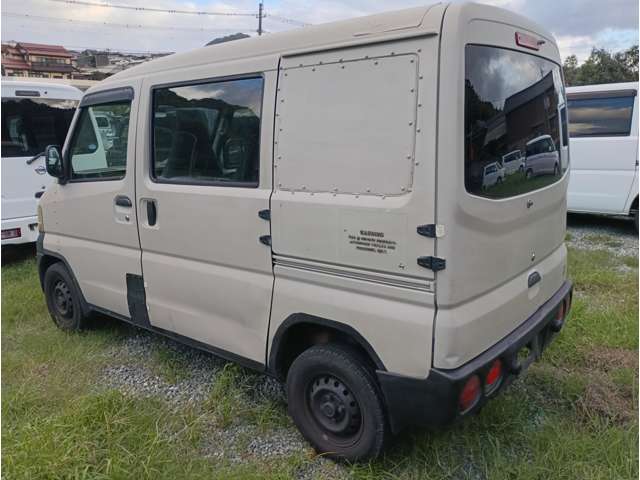 Mitsubishi Minicab Van 3