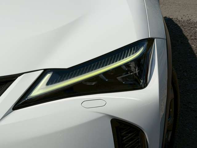 Lexus UX 7