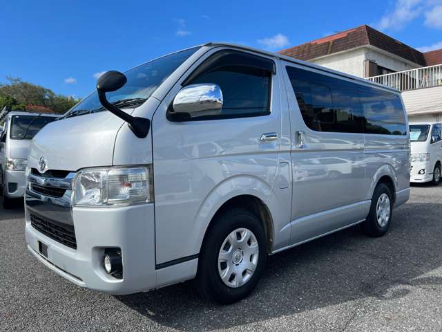 Toyota Hiace Van 7