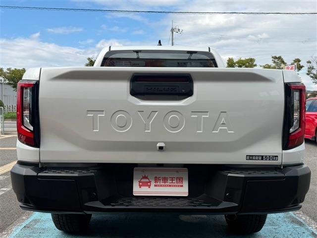 Toyota Hilux 8