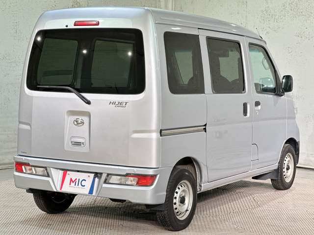 Daihatsu Hijet Cargo 5