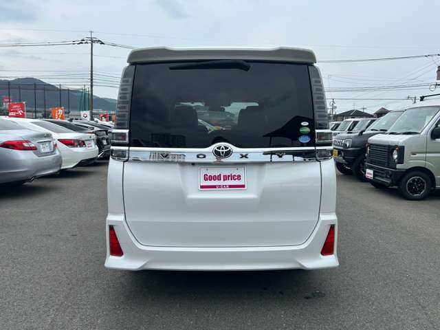 Toyota Voxy 5