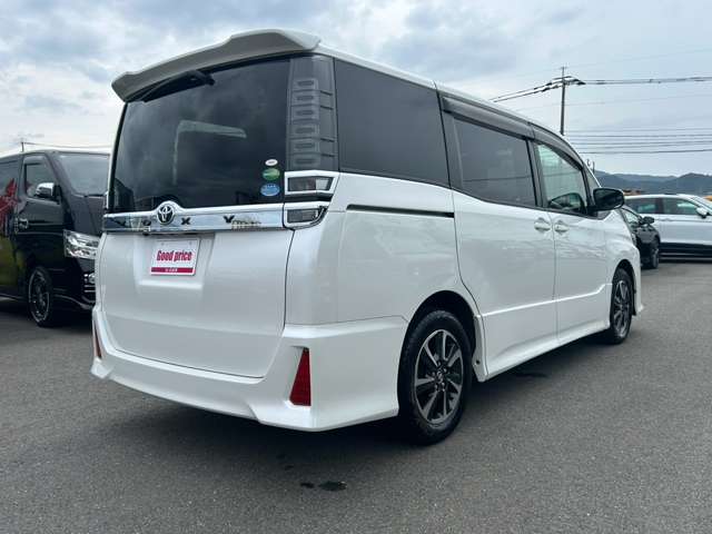Toyota Voxy 6