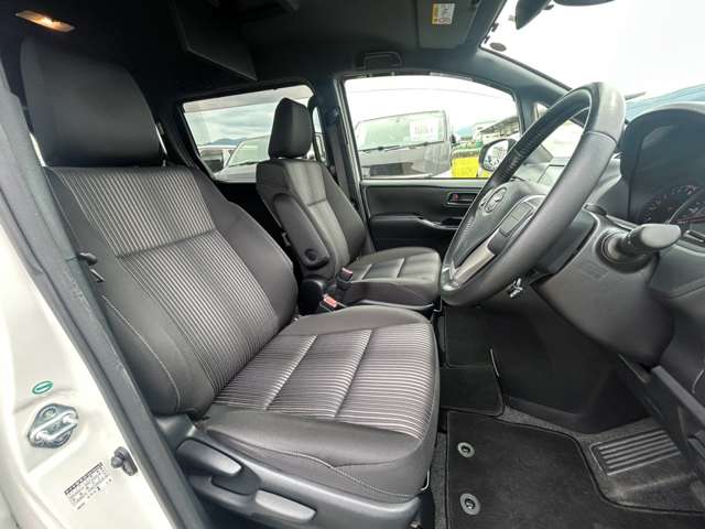 Toyota Voxy 10