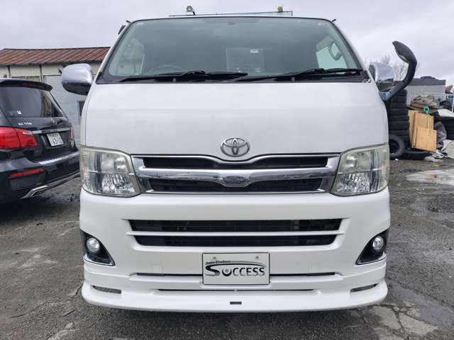 Toyota Hiace Van 6