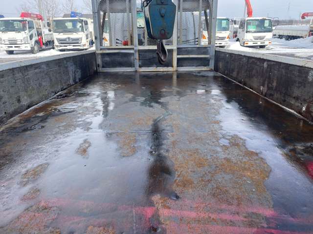 Isuzu Elf 12