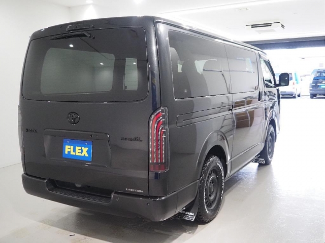 Toyota Hiace Van 5