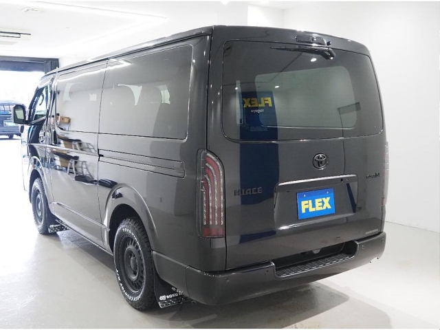 Toyota Hiace Van 6
