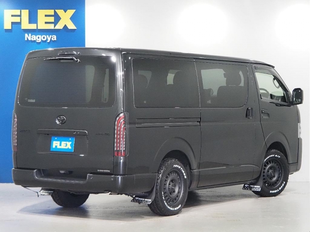 Toyota Hiace Van 7