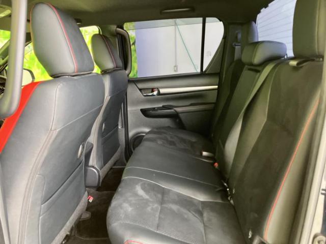 Toyota Hilux 9