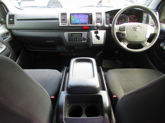 Toyota Hiace Van 3