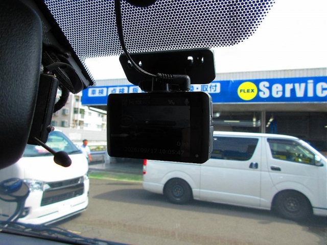 Toyota Hiace Van 9