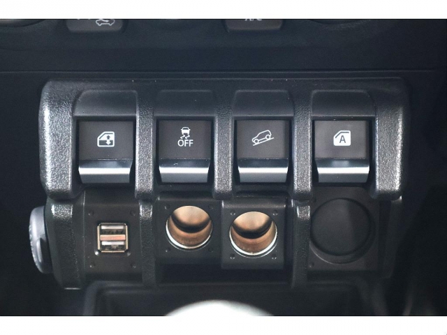 Suzuki Jimny 12