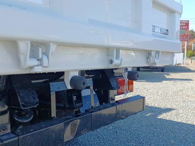 Isuzu Elf 8