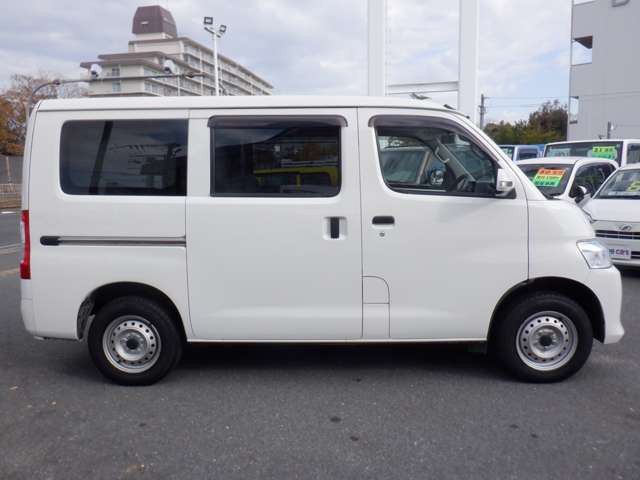 Toyota Town Ace Van 8