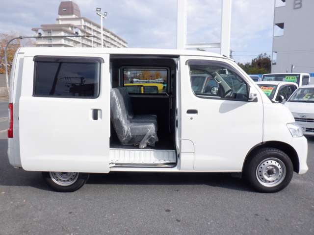 Toyota Town Ace Van 9