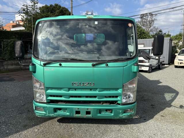 Isuzu Elf 2