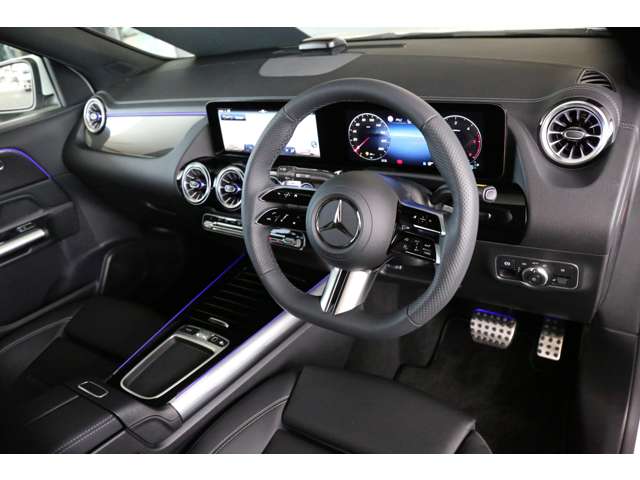 Mercedes-Benz GLA-Class 11