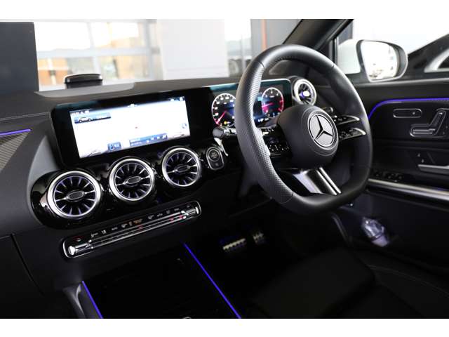 Mercedes-Benz GLA-Class 12