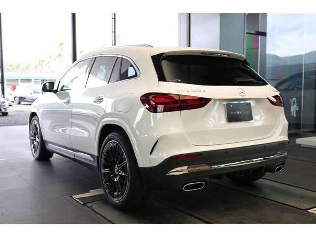 Mercedes-Benz GLA-Class 6