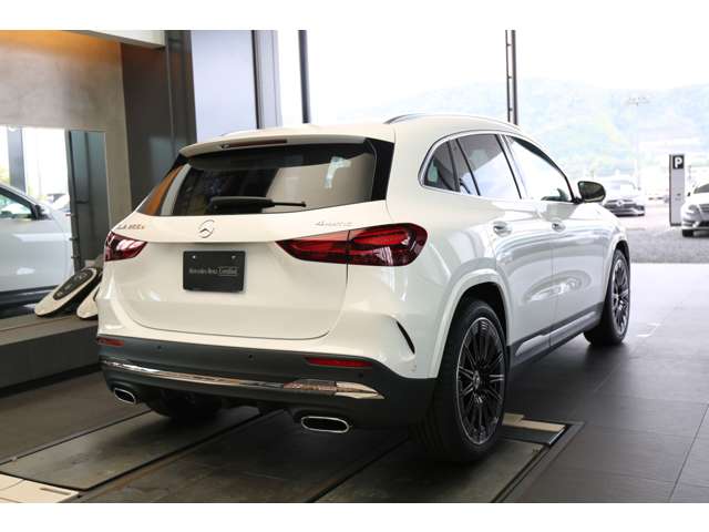 Mercedes-Benz GLA-Class 8