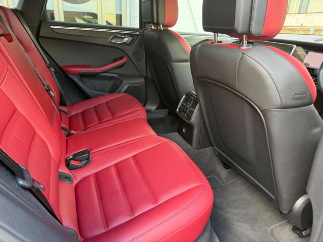 Porsche Macan 9