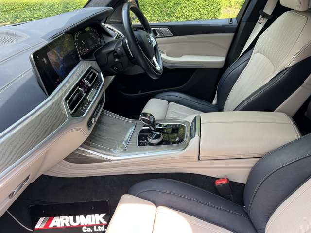 BMW X7 2