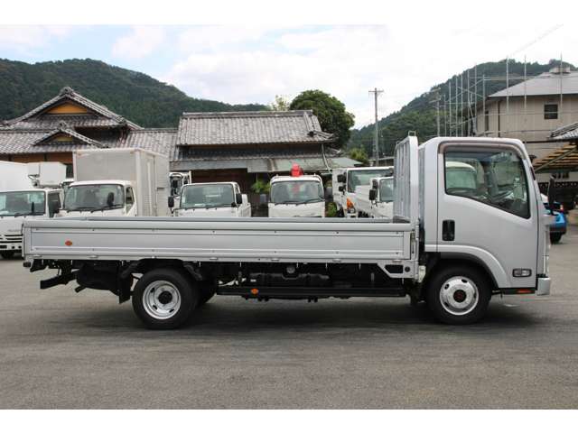 Isuzu Elf 7