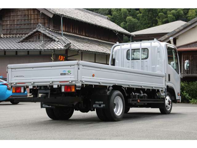Isuzu Elf 9