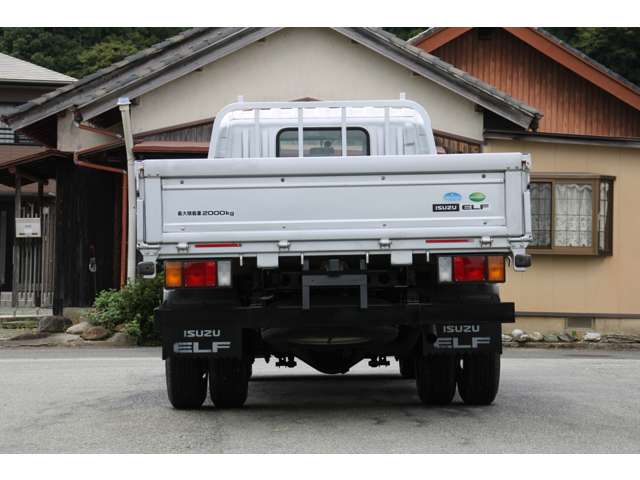 Isuzu Elf 10