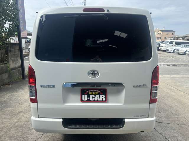 Toyota Hiace Van 8