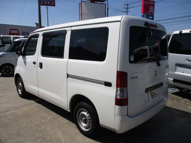 Toyota Light Ace Van 3