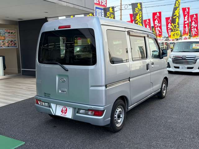 Daihatsu Hijet Cargo 12