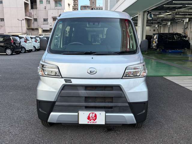 Daihatsu Hijet Cargo 8