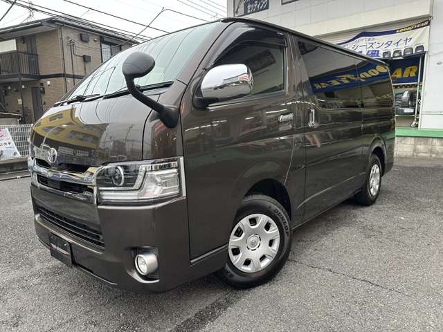 Toyota Hiace Van 10