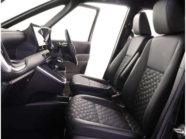Toyota Voxy 12