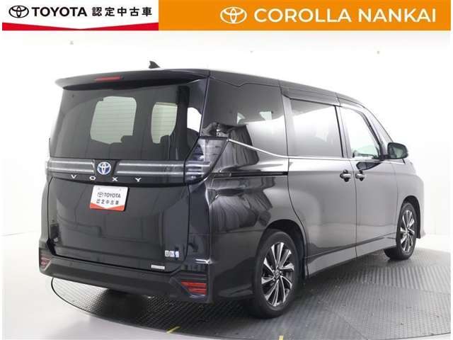 Toyota Voxy 3