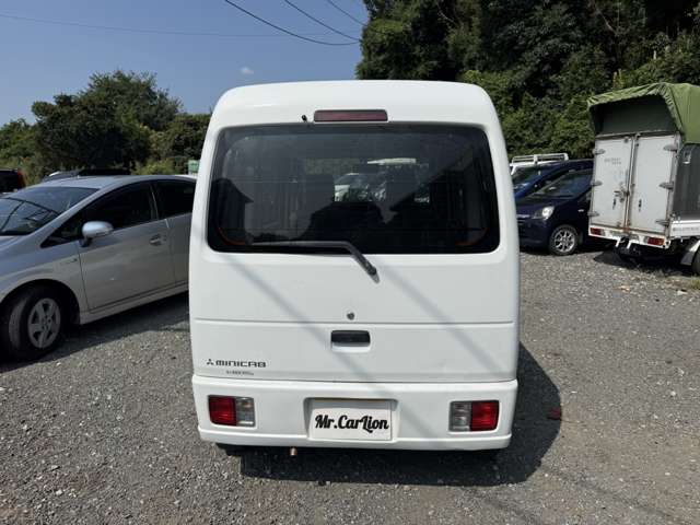 Mitsubishi Minicab Van 6