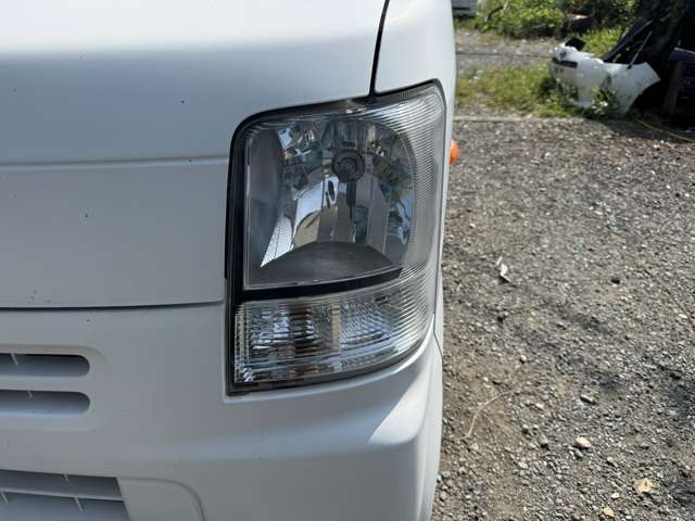 Mitsubishi Minicab Van 10