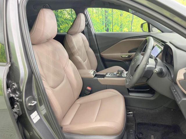 Lexus LBX 8