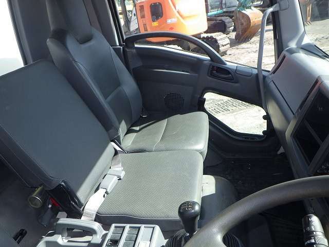 Isuzu Forward 9