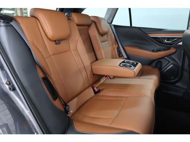 Subaru Legacy Outback 9