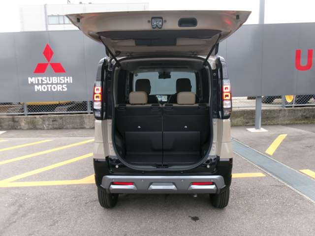 Mitsubishi Delica Mini 11